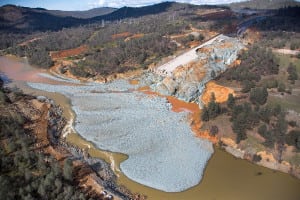 DK_oro_spillway_damage-5373_02_27_2017-sm