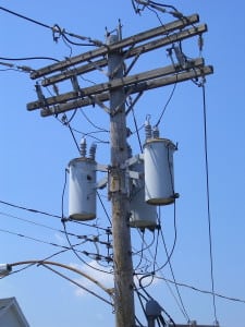 1200px-Utility_pole_transformers