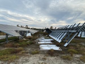 Fig3_solar-farm-wind-damage