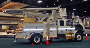 Pepco’s_hybrid_diesel-electric_bucket_truck_WAS_2010_8914